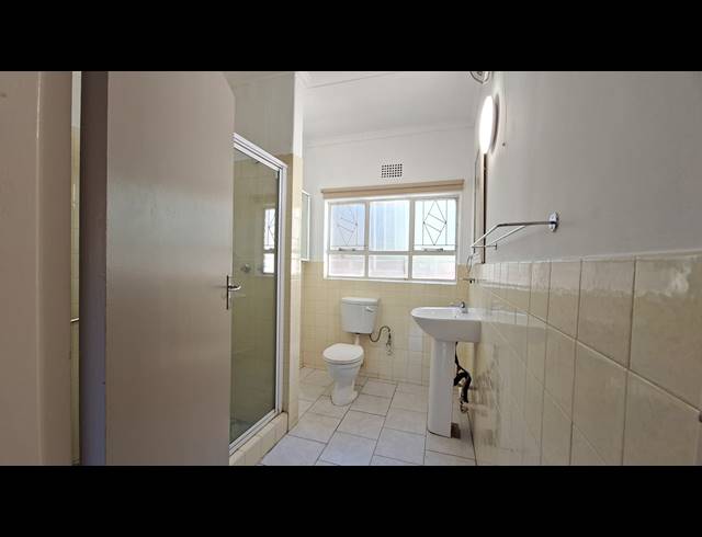 3 BEDROOM FREEHOLD TO LET IN FLAMWOOD